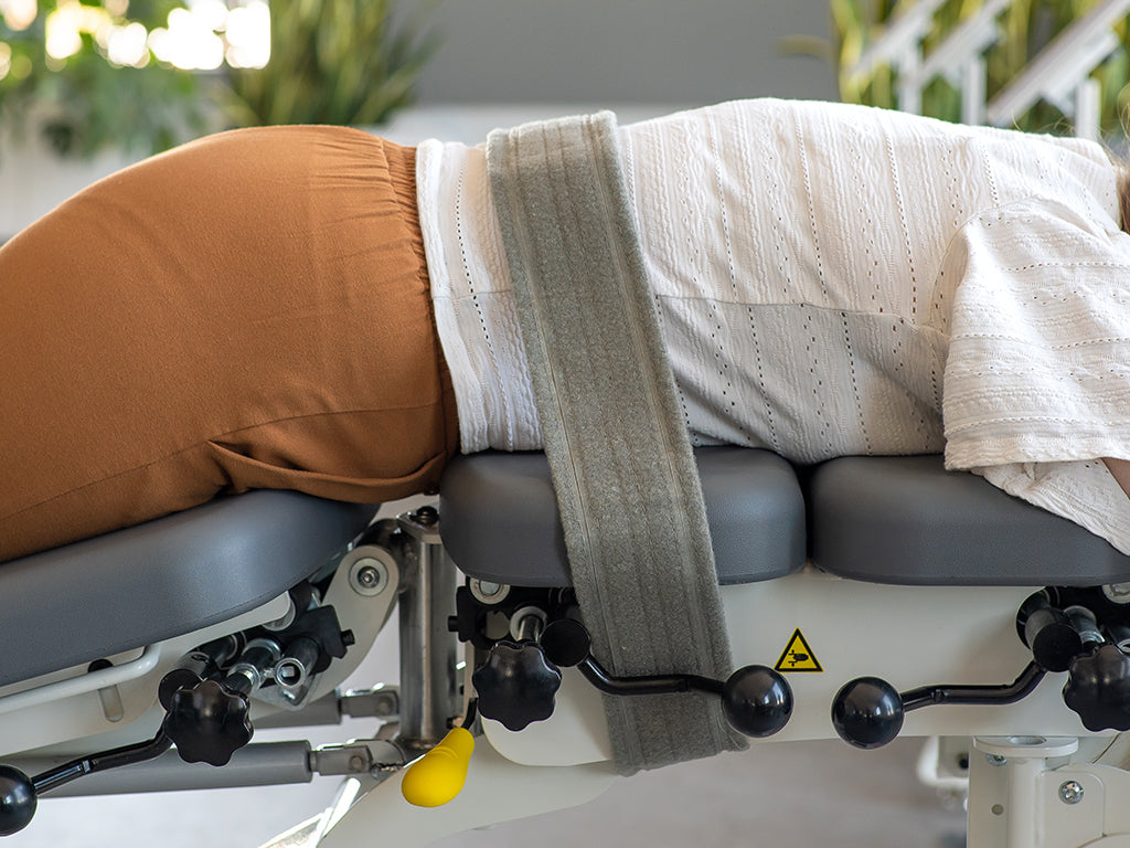 Masă electrică pentru terapie chiropractică | Pat de masaj electric | Evero Upright Chiro Z7 | Ramă Control | 3 ani garanție!