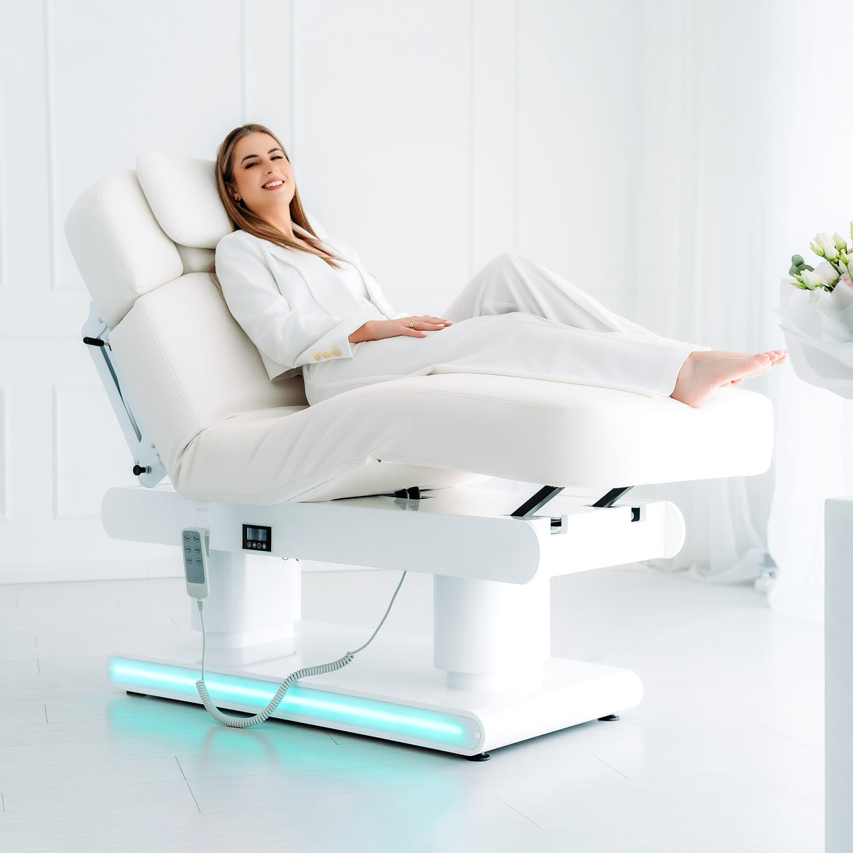 Pat cosmetic electric încălzit Eterna | 4 motoare | pentru studiouri premium, Alb | 3 ani garanție!