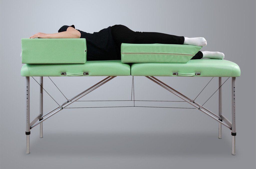 Pernă de poziționare tip pană pentru masaj 67/53x25x15 cm | Vinyl Flex