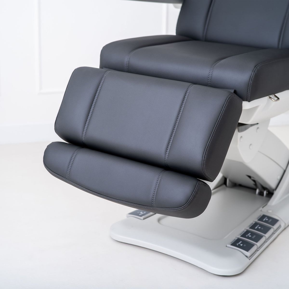 Fotoliu cosmetic electric Habys Evia Balance | pentru podologie | șezut lat | funcție de memorare | Garanție 3 ani