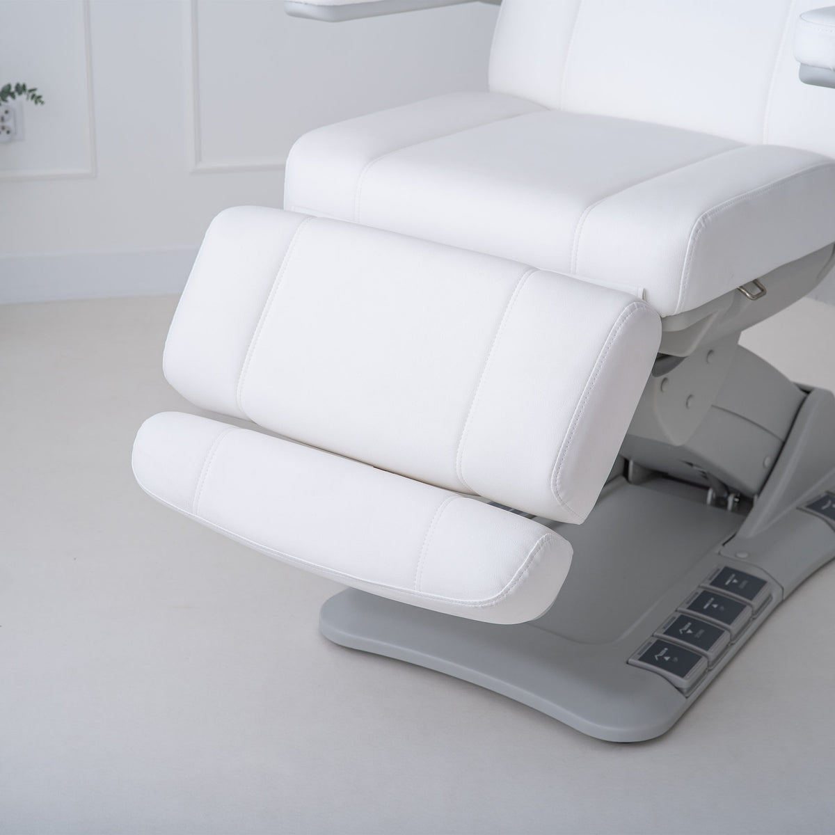 Fotoliu cosmetic electric Habys Evia Balance | pentru podologie | șezut lat | funcție de memorare | Garanție 3 ani