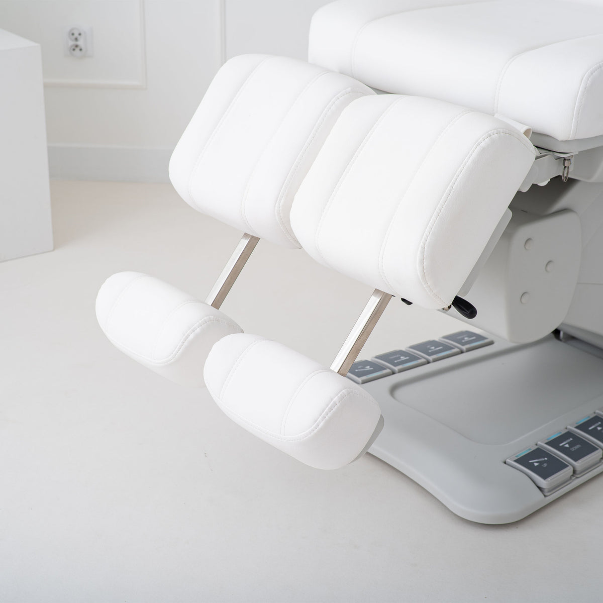 Fotoliu cosmetic electric Habys Evia Lift P | pentru podologie, pedichiură, cabinete de medicină estetică, saloane de cosmetică și beauty | 3 ani garanție