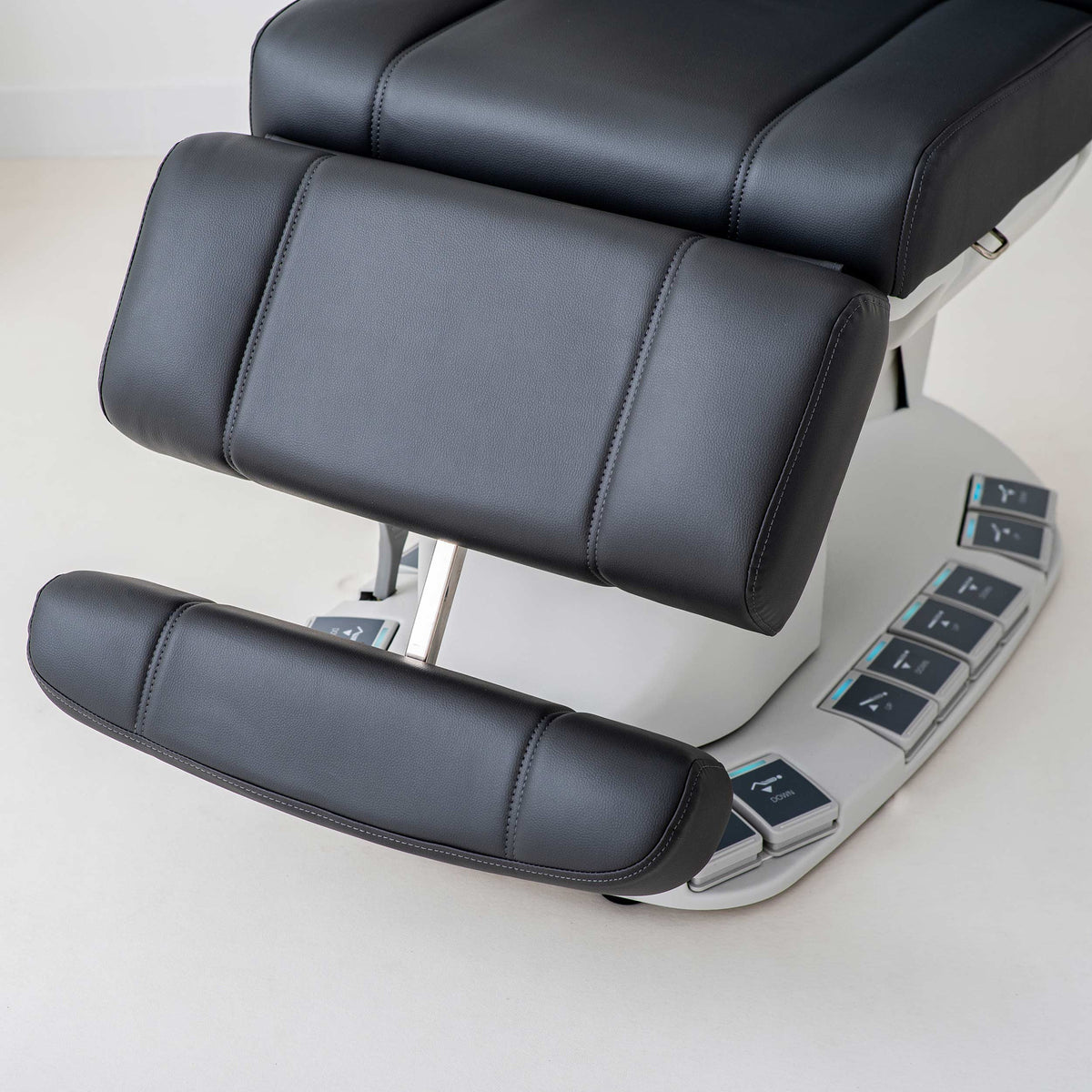 Fotoliu cosmetic electric Habys Evia Pro | 4 motoare | rotație la 45° | Garanție 3 ani