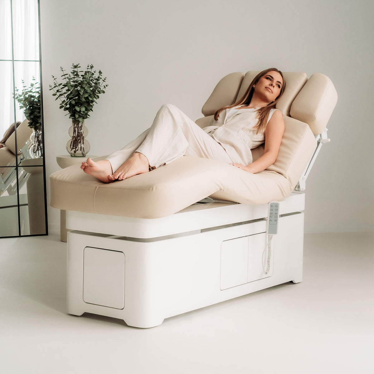 Pat cosmetic, SPA electric încălzit Vellia | 4 motoare | Garanție de 3 ani