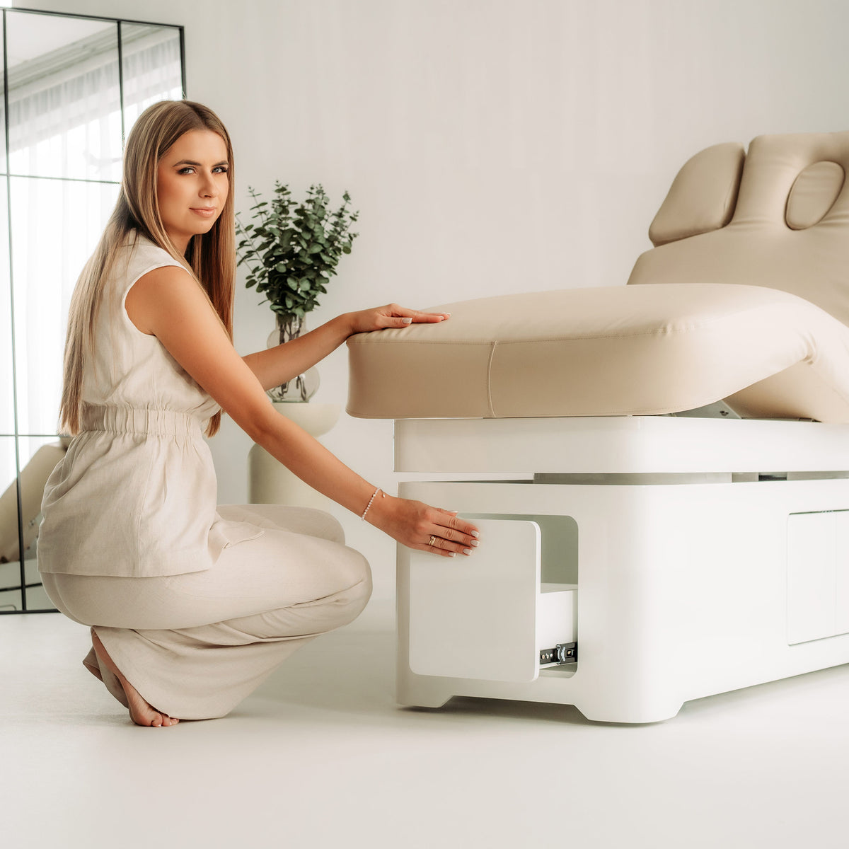Pat cosmetic, SPA electric încălzit Vellia | 4 motoare | Garanție de 3 ani