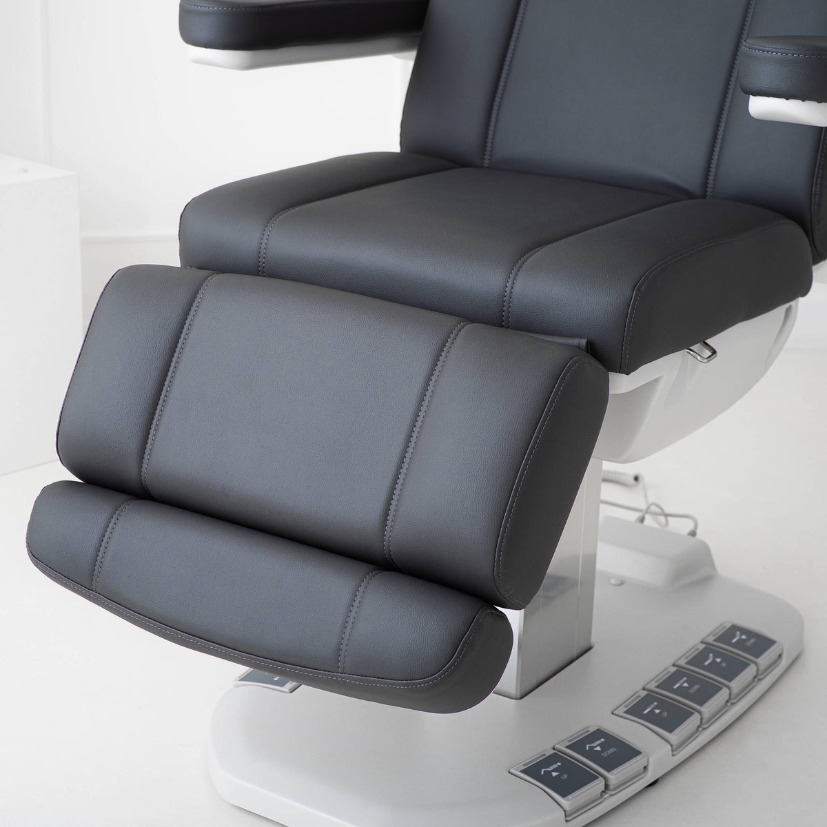Fotoliu cosmetic electric Habys Evia One | Fotoliu pentru podologie cu coloană stabilă | Reglare 4D | Garanție de 3 ani