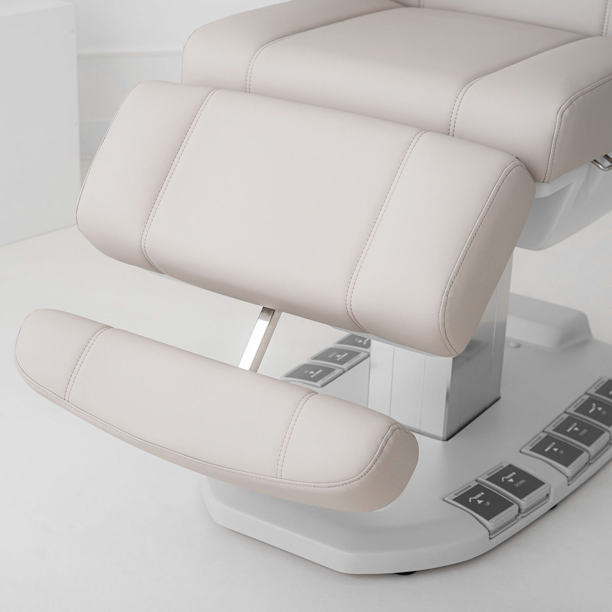 Fotoliu cosmetic electric Habys Evia One | Fotoliu pentru podologie cu coloană stabilă | Reglare 4D | Garanție de 3 ani