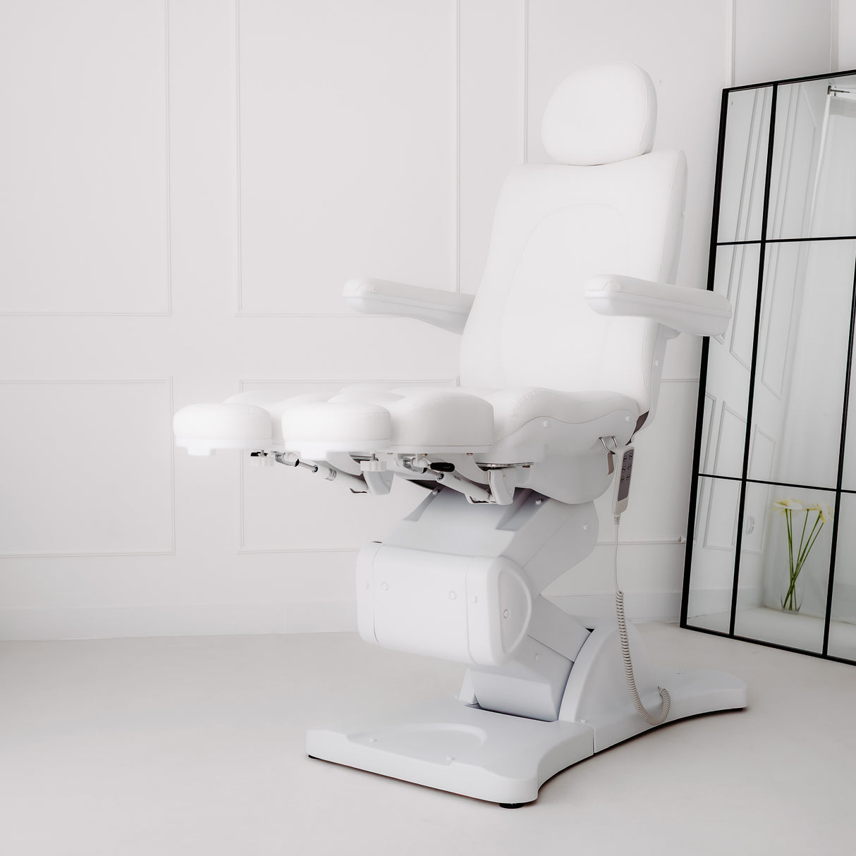 Fotoliu cosmetic electric Sorina PRO 7 | Telecomandă manuală | 4 motoare | 3 ani garanție!