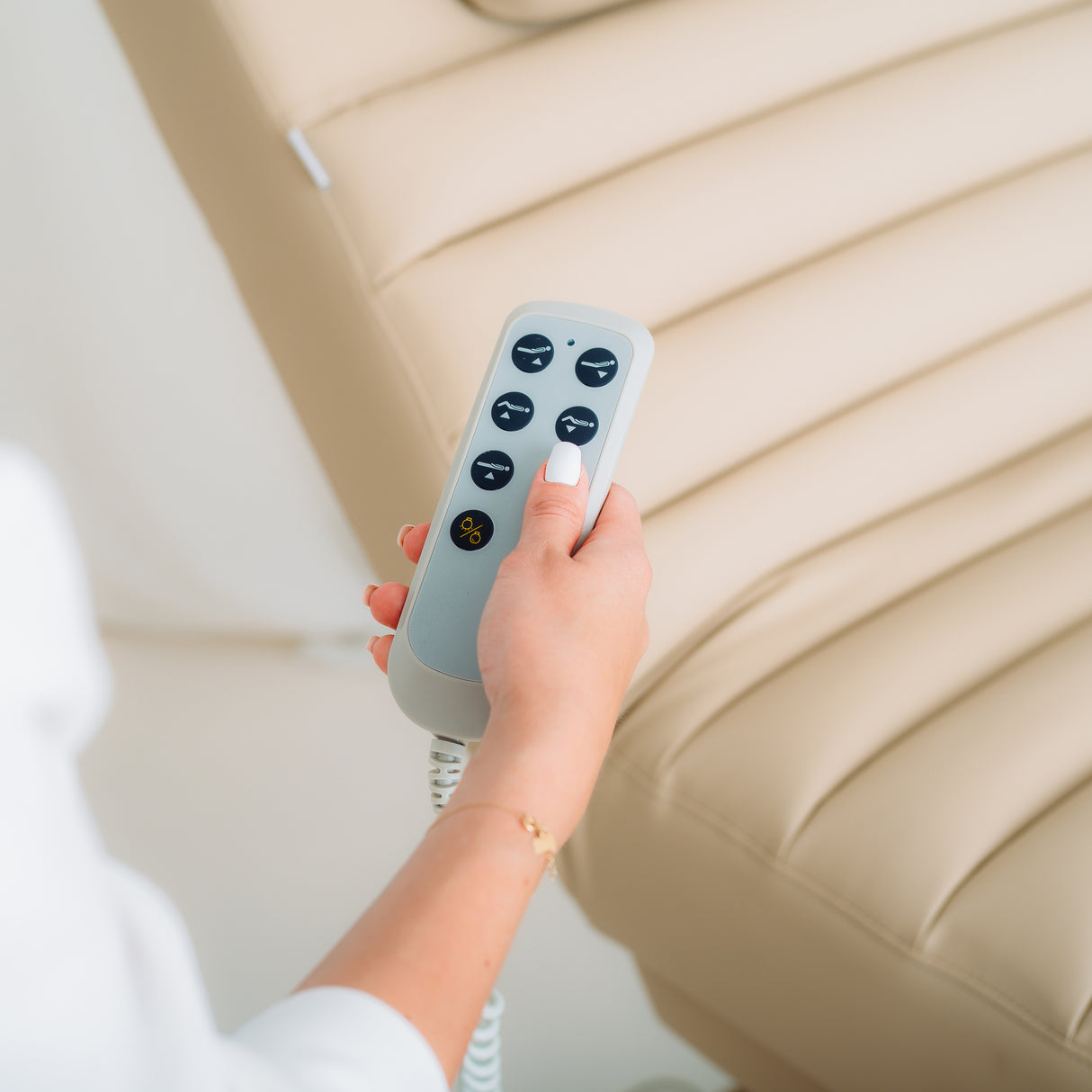Pat cosmetic electric SPA | Ariana | Panou Control  | Telecomandă Manuală | 3 motoare | Habys