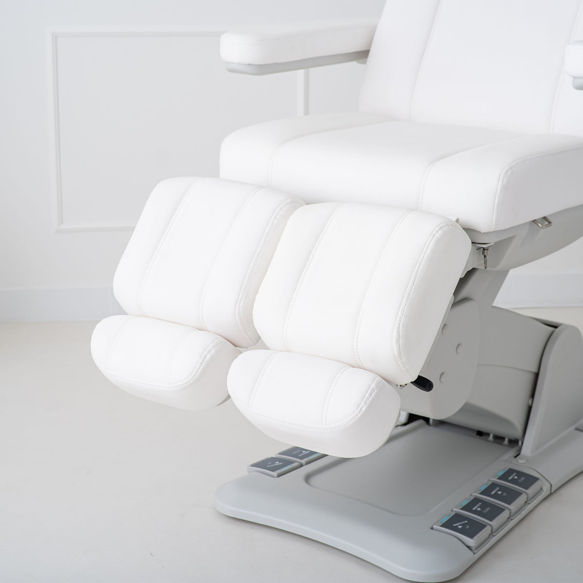 Fotoliu cosmetic electric Habys Evia Lift P | pentru podologie, pedichiură, cabinete de medicină estetică, saloane de cosmetică și beauty | 3 ani garanție