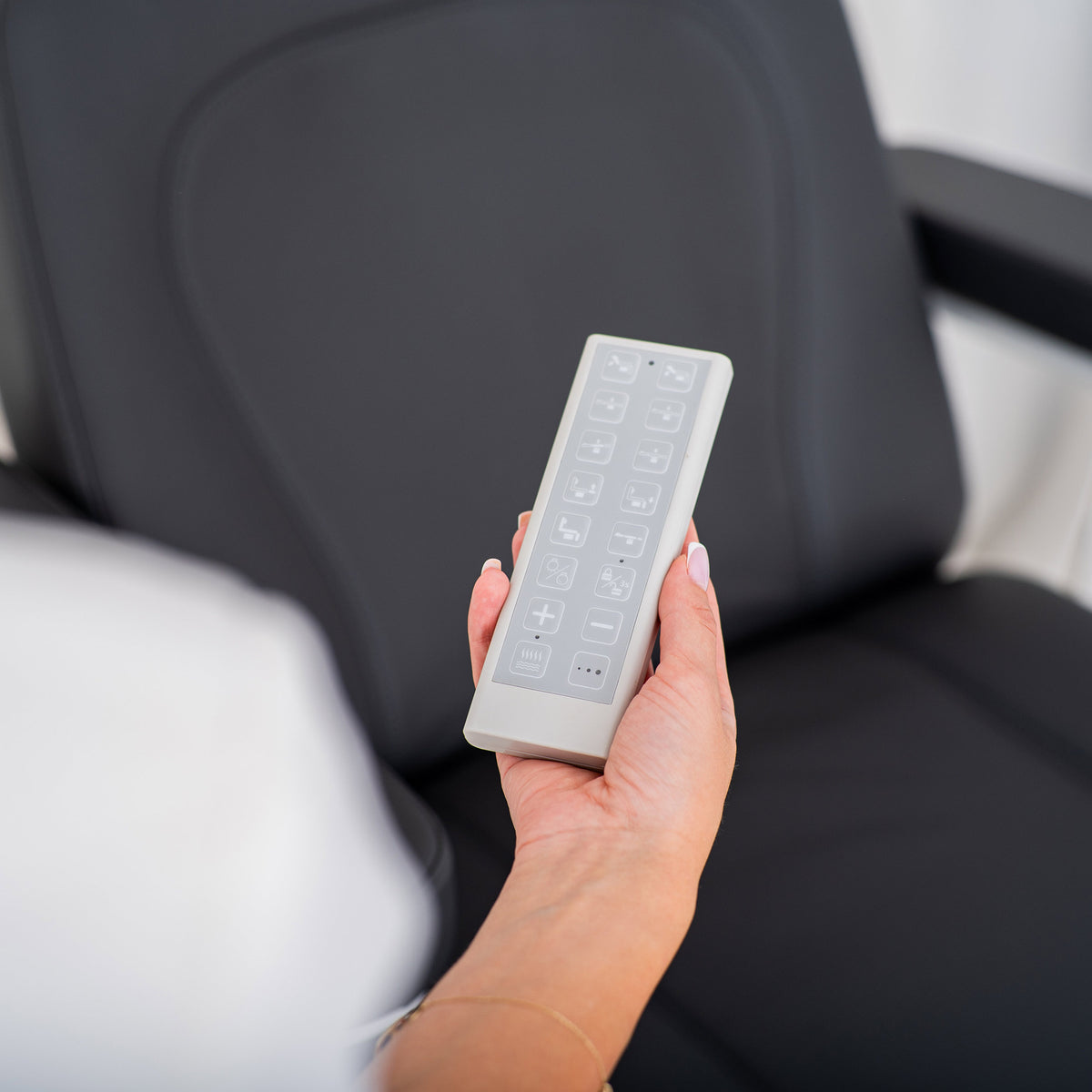 Fotoliu cosmetic electric Habys Evia Pro | 4 motoare |  rotație la 45° | Garanție 3 ani
