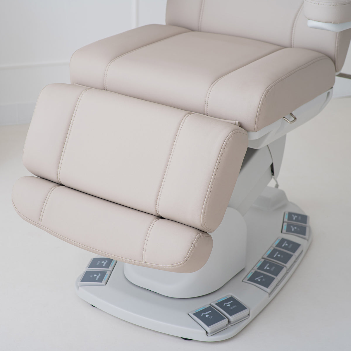 Fotoliu cosmetic electric Habys Evia Pro | 4 motoare |  rotație la 45° | Garanție 3 ani