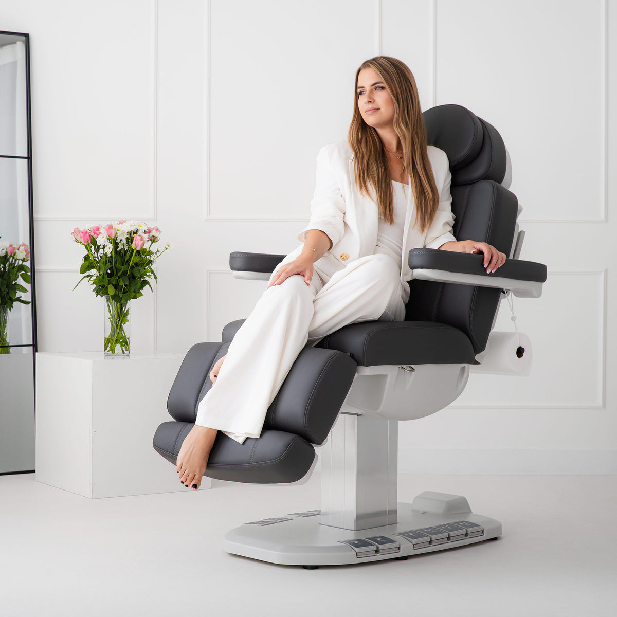 Fotoliu cosmetic electric Habys Evia One | Fotoliu pentru podologie cu coloană stabilă | Reglare 4D | Garanție de 3 ani