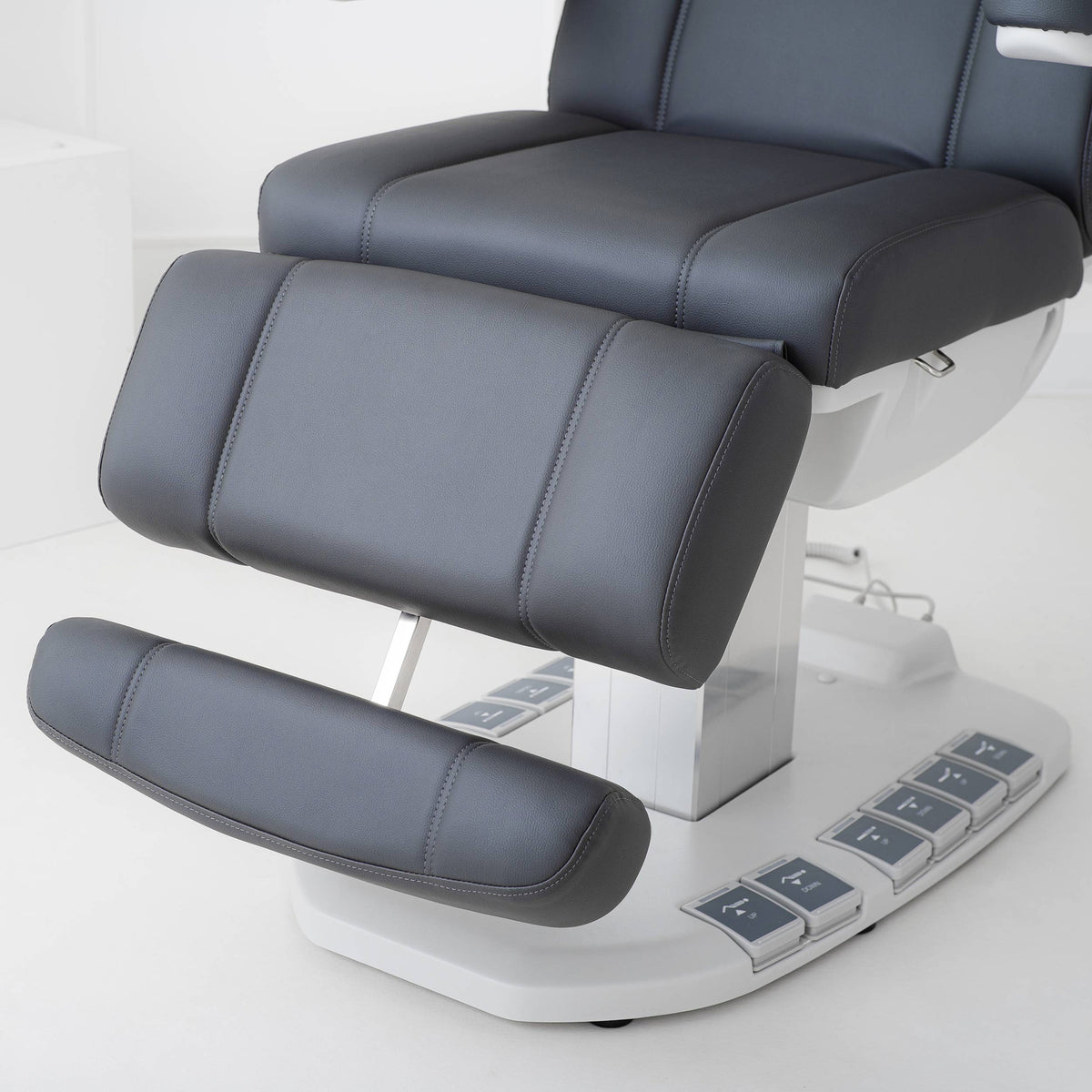 Fotoliu cosmetic electric Habys Evia One | Fotoliu pentru podologie cu coloană stabilă | Reglare 4D | Garanție de 3 ani